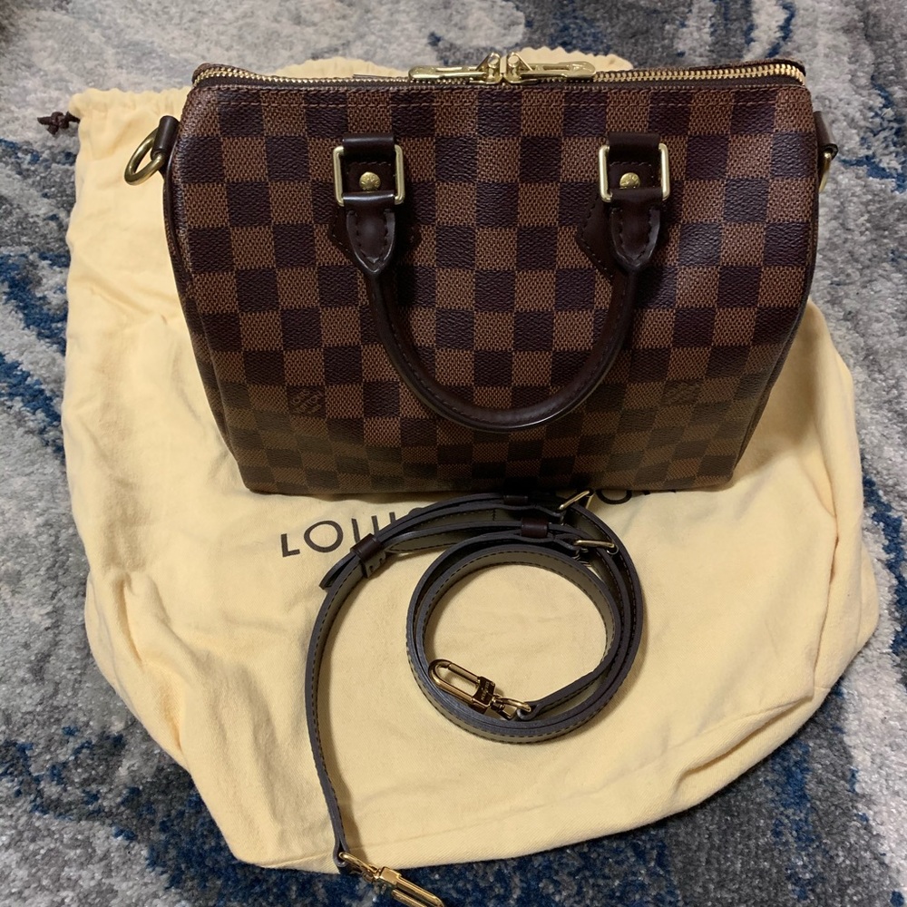 ✨✨SOLD✨✨Authentic like new speedy 25 bandolier